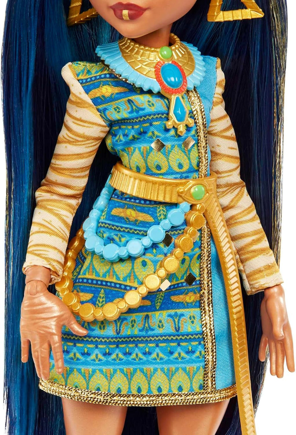 Monster High Cleo de Nile Puppe, Mummie Modepuppe, Königliches Outfit, Killerstiefel, Pyramidenrucksack, Zubehör, für Kinder ab 4 Jahren, HHK54