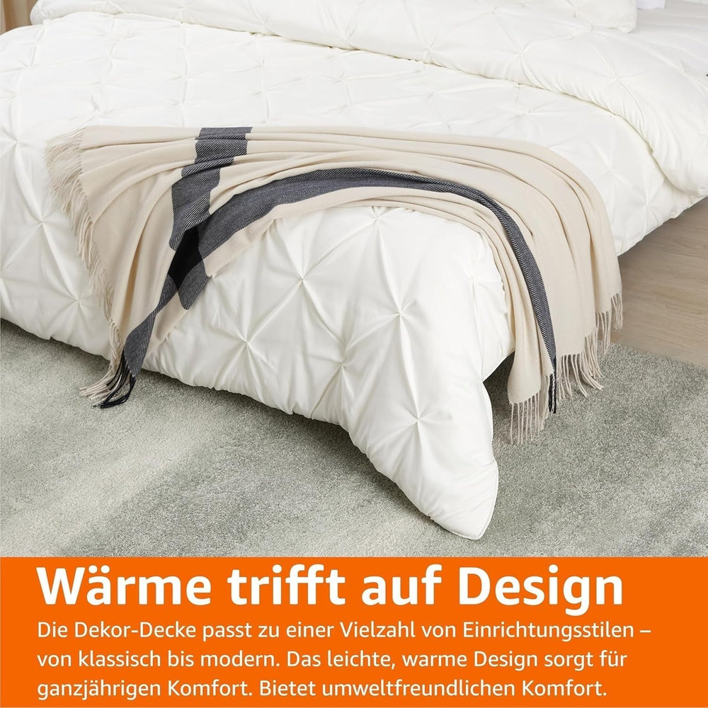 Amazon Basics Throw Blanket, ușor, poliester reciclat, cameră Decor Cosy Blanket, 127 X 152 Cm, alb fildeș cu model albastru Check Paturi si Cuverturi Besuche den Amazon Basics-Store