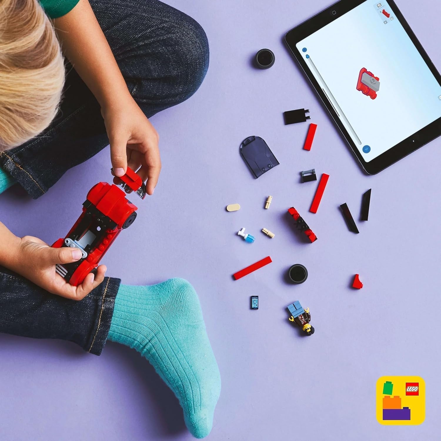 LEGO City Red Sports Car - Mașină de curse pentru băieți și fete de la 5 ani - Cadou de ziua ta sau pentru sărbători - Șofer minifigurină cu telefon mobil și kit de curățare 60448 Seturi de constructie Besuche den LEGO-Store