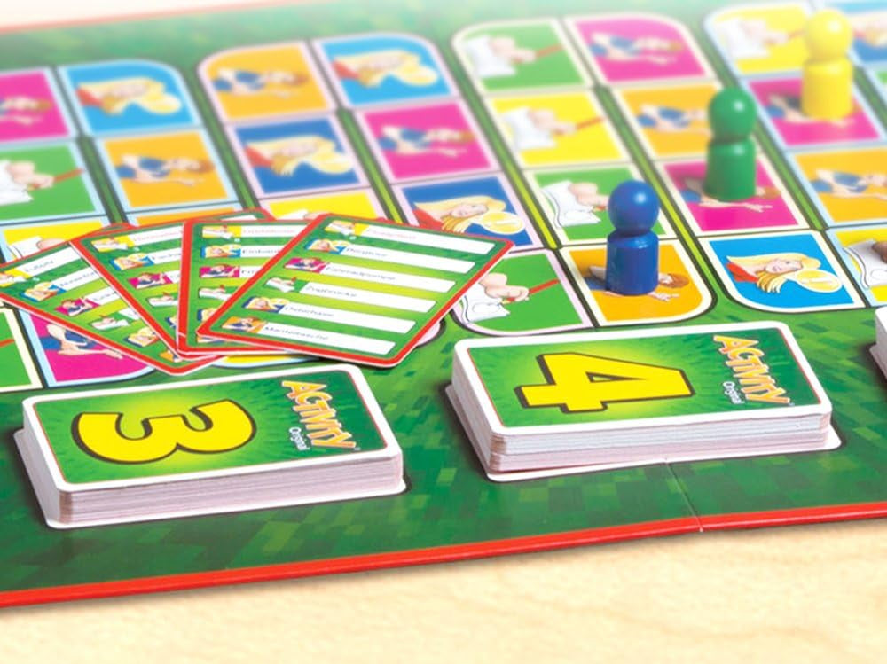 Piatnik 6028 - Joc original cu activități | Joc clasic pentru petreceri și seri de jocuri | Sunt necesare pantomimă, desen și explicații | 2.640 de termeni noi | Maxim 16 jucători posibili