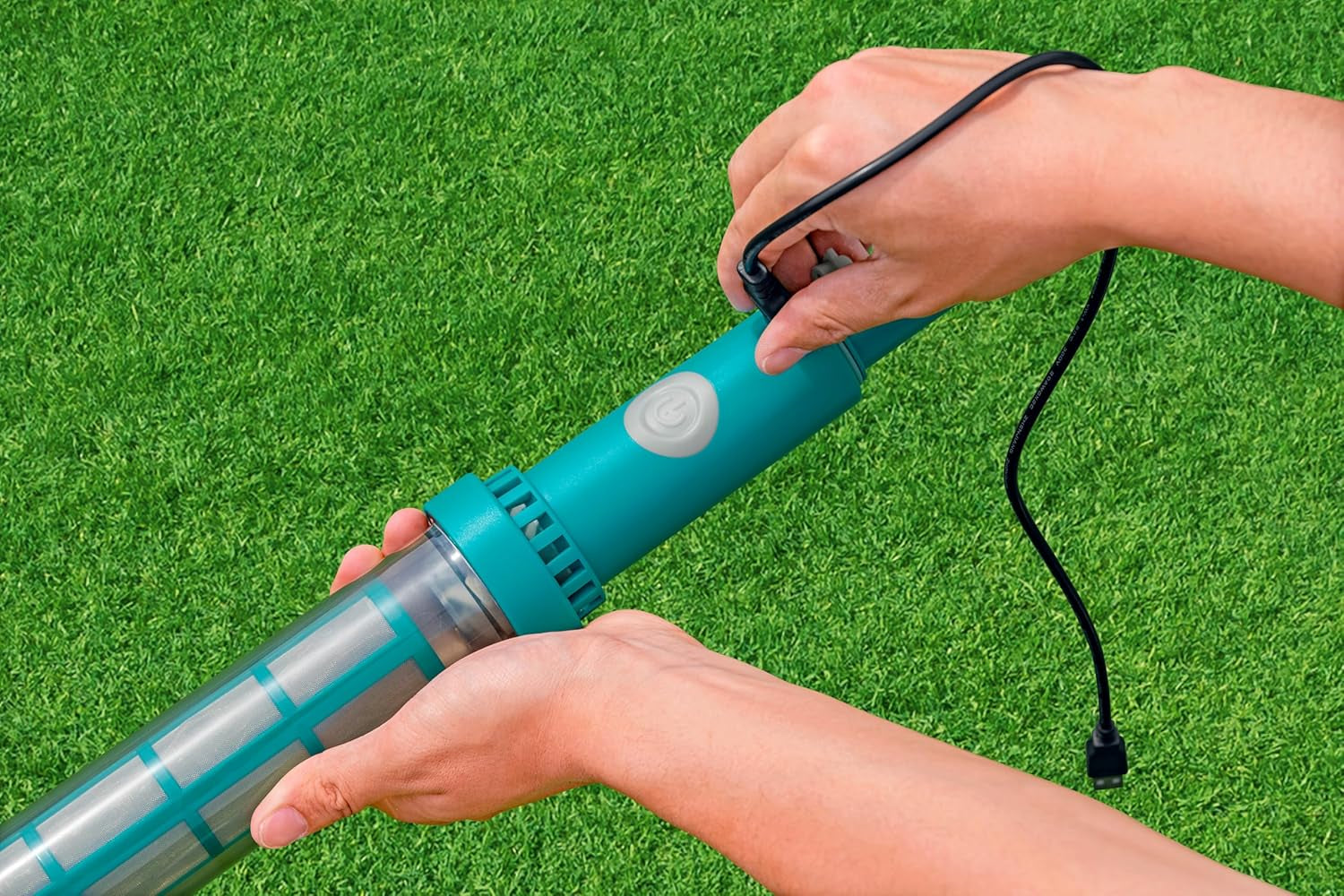 Aspirator de piscină cu baterie Bestway AquaSurge 251 cm
