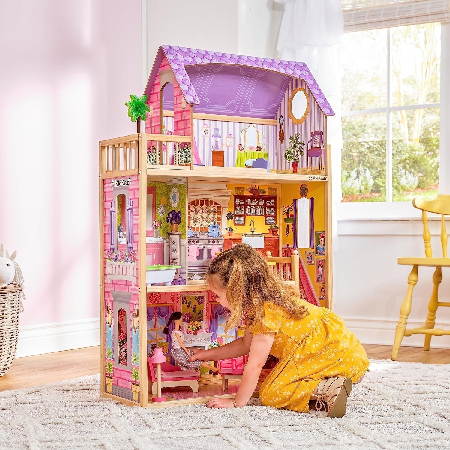Kidkraft Kayla Holzpuppenhaus mit Möbeln und Zubehör, 3-stöckiges Spielset für 30-cm-Puppen, Spielzeug für 3-Jährige, 65092 – Exklusiv im Naty Shop von Amazon Dollhouses