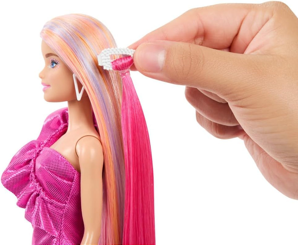 Barbie Totally Hair - Puppe mit extra Langen, frisierbaren Regenbogenhaaren und 10 Mode- und Styling-Accessoires, gepunktetes Kleid im Colorblock-Stil, für Kinder ab 3 Jahren, HKT96