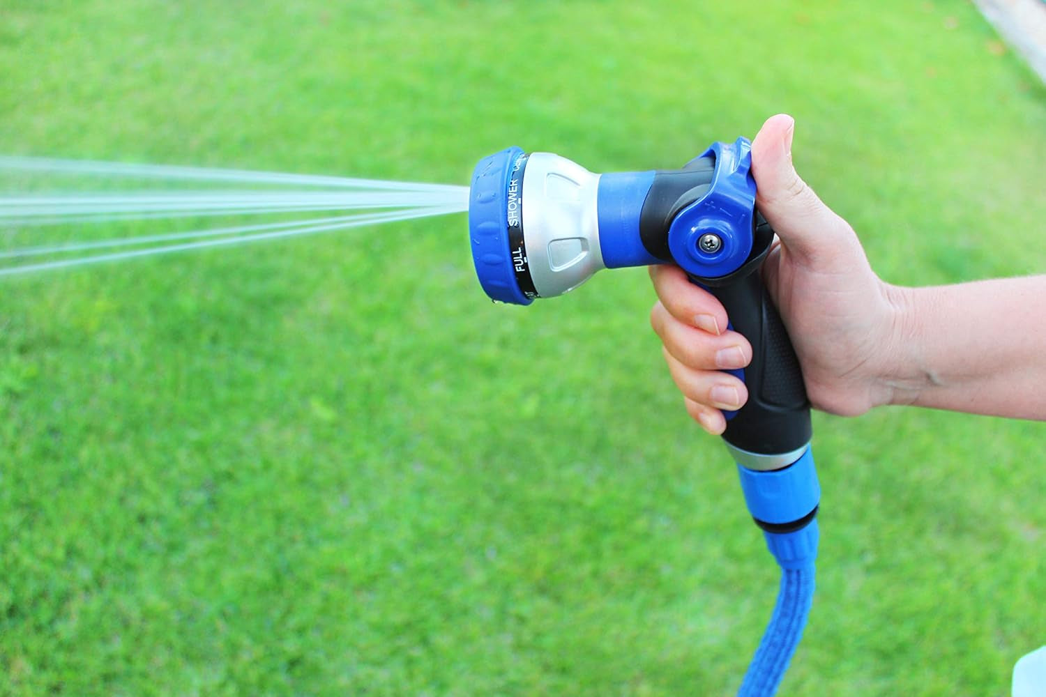 590078 – Set furtun spiralat, albastru, 15 metri (diametru 9 mm) + pistol multifuncțional cu 8 duze + filet interior automat cu adaptor ¾-½ + 2 conectori rapizi + suport de agățare