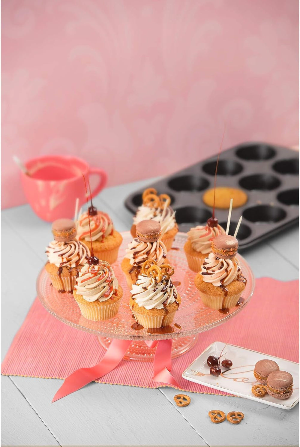 Kaiser Classic Tarteform Mit Hebeboden 28 Cm, Quicheform Antihaftbeschichte & Inspiration Muffinform Blech Für 12 Muffins, Muffin Backblech 38 X 27 Cm, Beschichtet, Standardgröße Formen und Backbleche Naty Shop