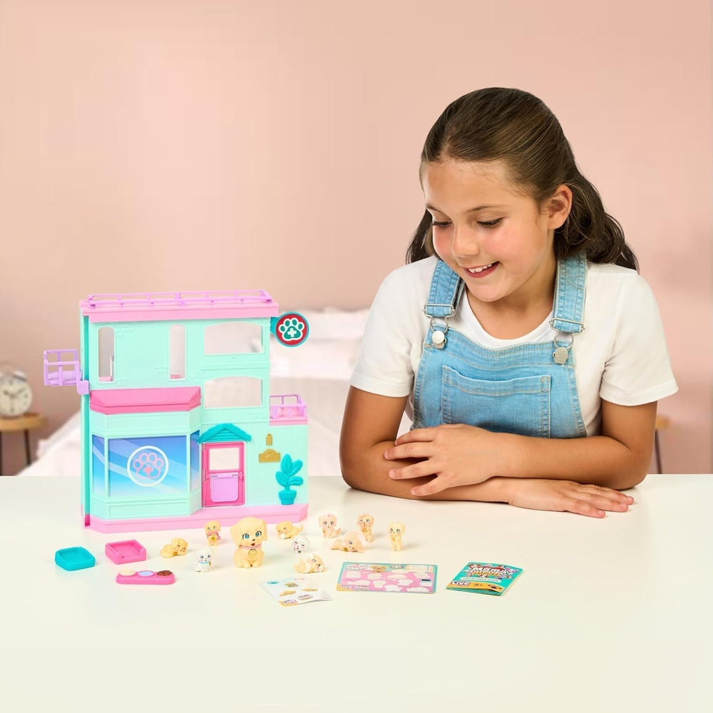 Little Live Pets Mama Surprise Families Baby Clinic-Spielset, 3 Retriever-Welpen enthalten, magisches, doppelseitiges Spielset (27,8 cm B, 23,8 cm H). Füttern, Baden und Spielen, Geschenk für Kinder Actionfiguren Naty Shop