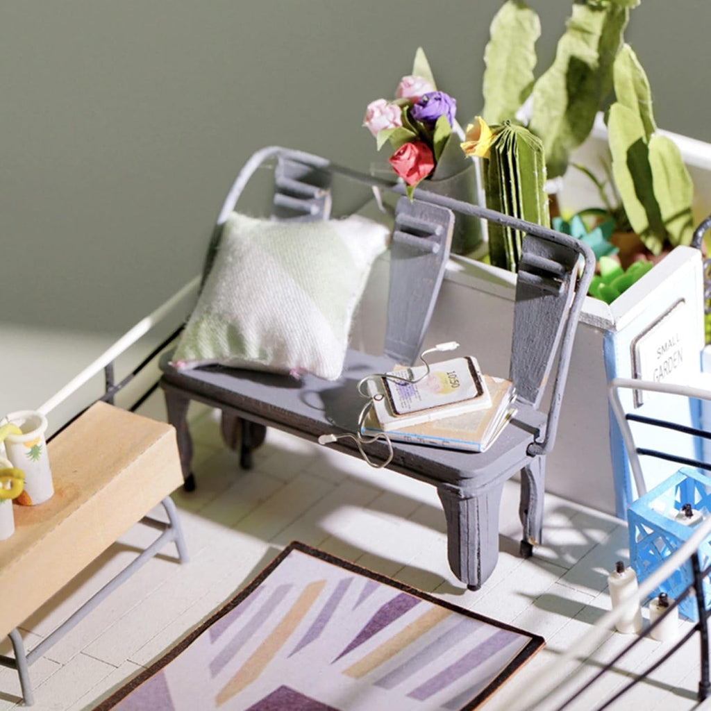 Robotime DG12 Rolife Dora'S Loft Casă de păpuși în miniatură din lemn, metal, țesătură și carton, dimensiuni: 23 X 16 X 26 cm, 248 de piese Casute de papusi Naty Shop