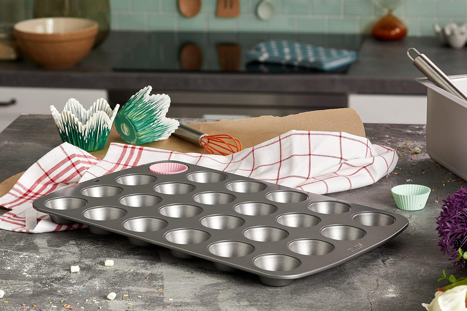 CSB111 Antihaftbeschichtete Mini-Muffinform Mit 24 Löchern Aus Karbonstahl, Edelstahl, Silber, 39,4 x 24,6 x 2,1 cm Formen und Tabletts zum Backen Naty Shop