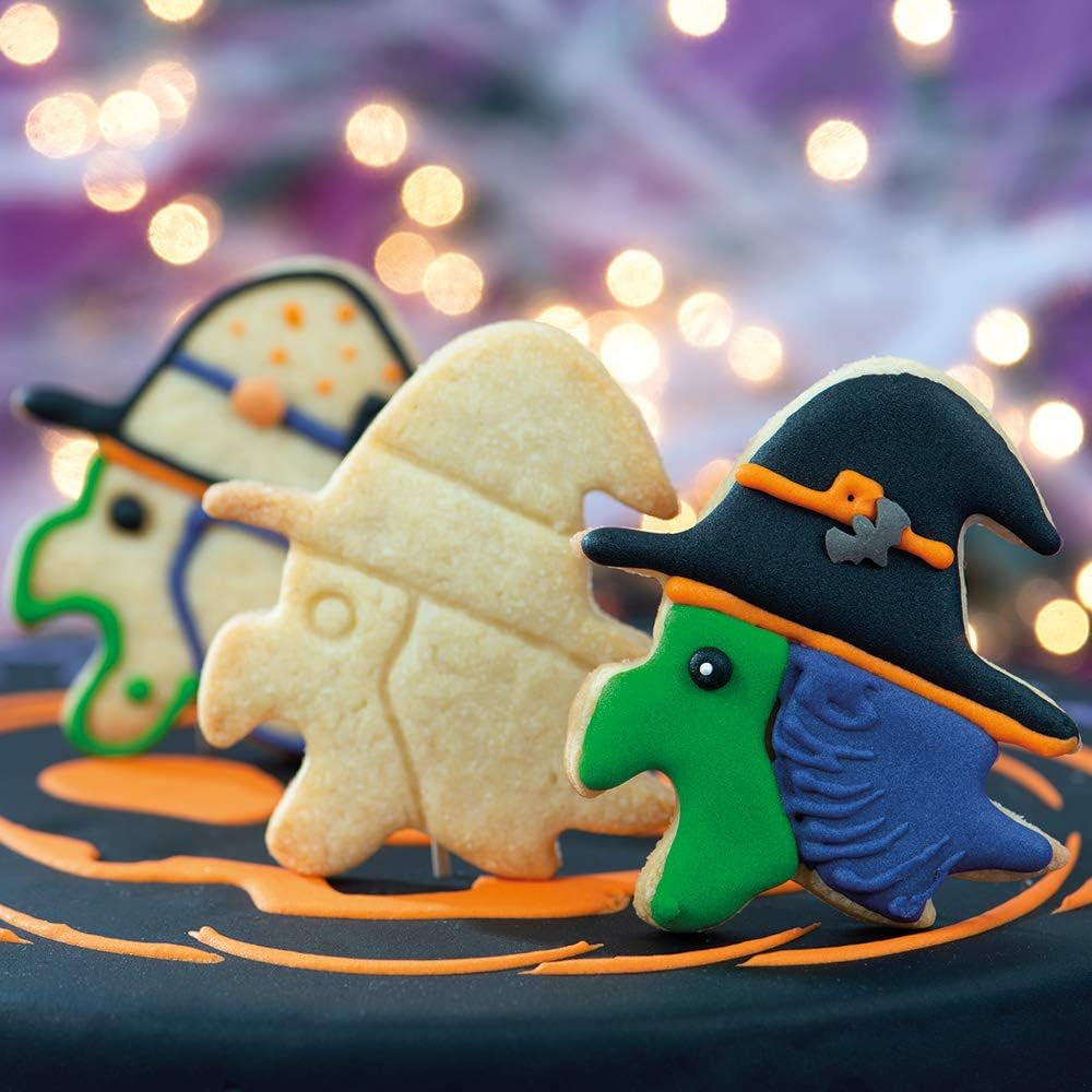 0255093 Formă de biscuiți din plastic Vrăjitoare Befana 8 x 2,2 cm, Gri