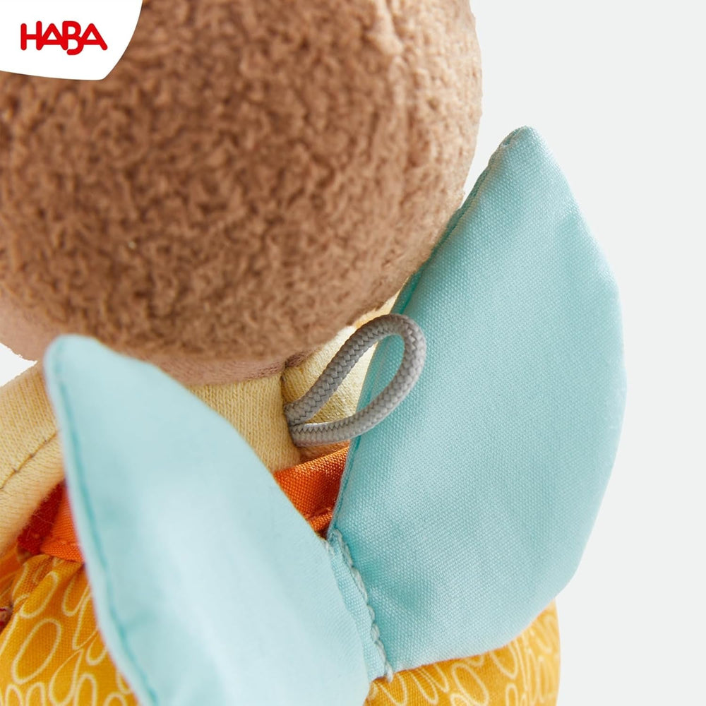 HABA Schutzengel Holly – Kuscheliges Stoffpüppchen (15 cm), perfektes Willkommensgeschenk für Babys & Kleinkinder – Waschbar bei 30 °C – 2011871001