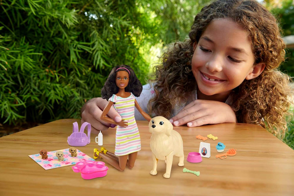 Barbie HCK76 - Welpen-Spielset mit Barbie-Puppe (ca. 29 cm, dunkelbraune Haare), Hündin, die Welpen gebären kann, 3 Welpen & Pflegezubehör, Spielzeug Geschenk für Kinder von 3 bis 7 Jahren