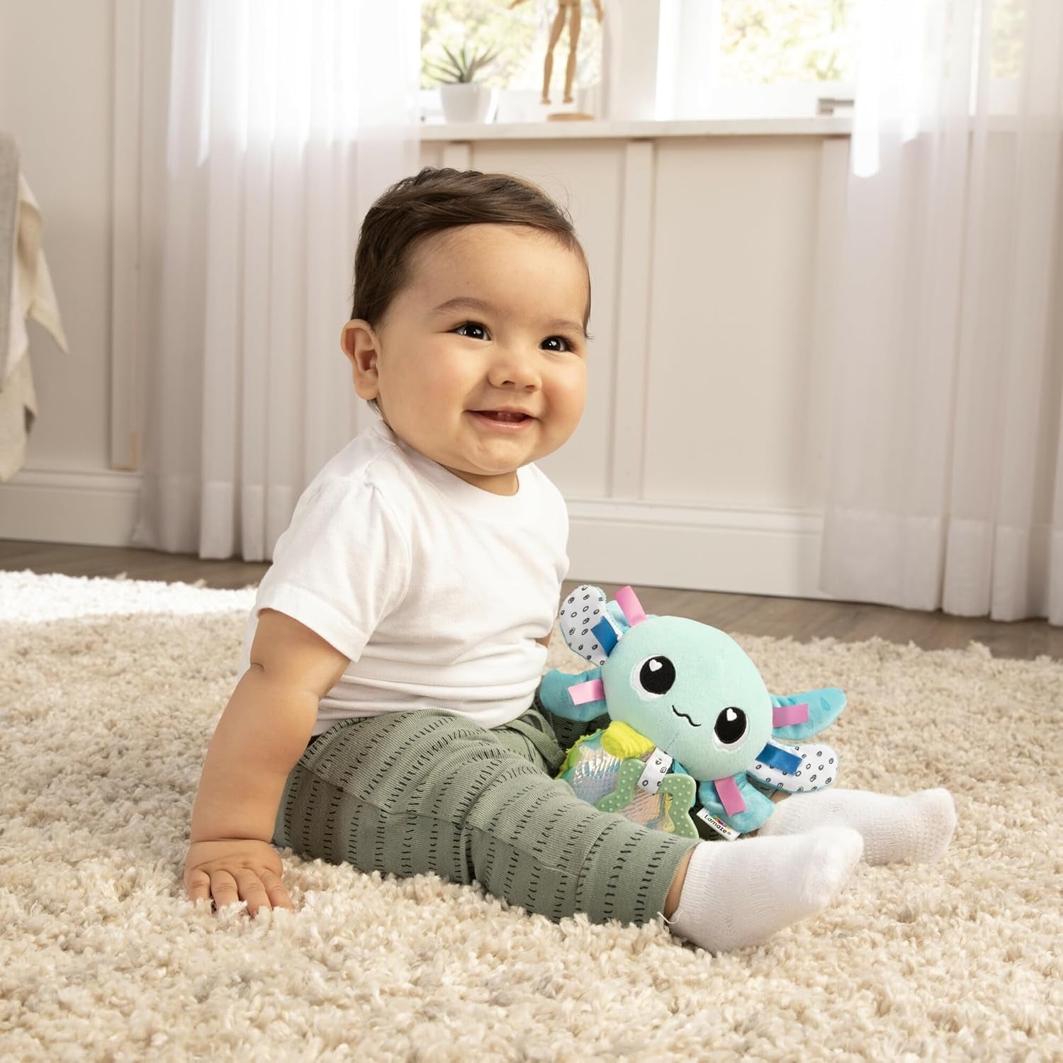 LAMAZE Alise axolotl - Jucărie pentru cărucior Clip & Go - Jucării senzoriale pentru bebeluși - Jucării de învățare timpurie de la 0 la 6 luni - Proiectate de experți pentru nou-născuți - Cadouri de duș pentru copii Jucarii Bebe Naty Shop