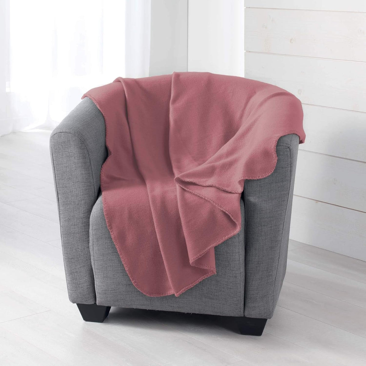 Douceur D'Intérieur, Milou pătură fleece antic roz, 125 X 150 Cm Paturi si Cuverturi Douceur d'IntÃ©rieur Roz închis 125 X 150 Cm