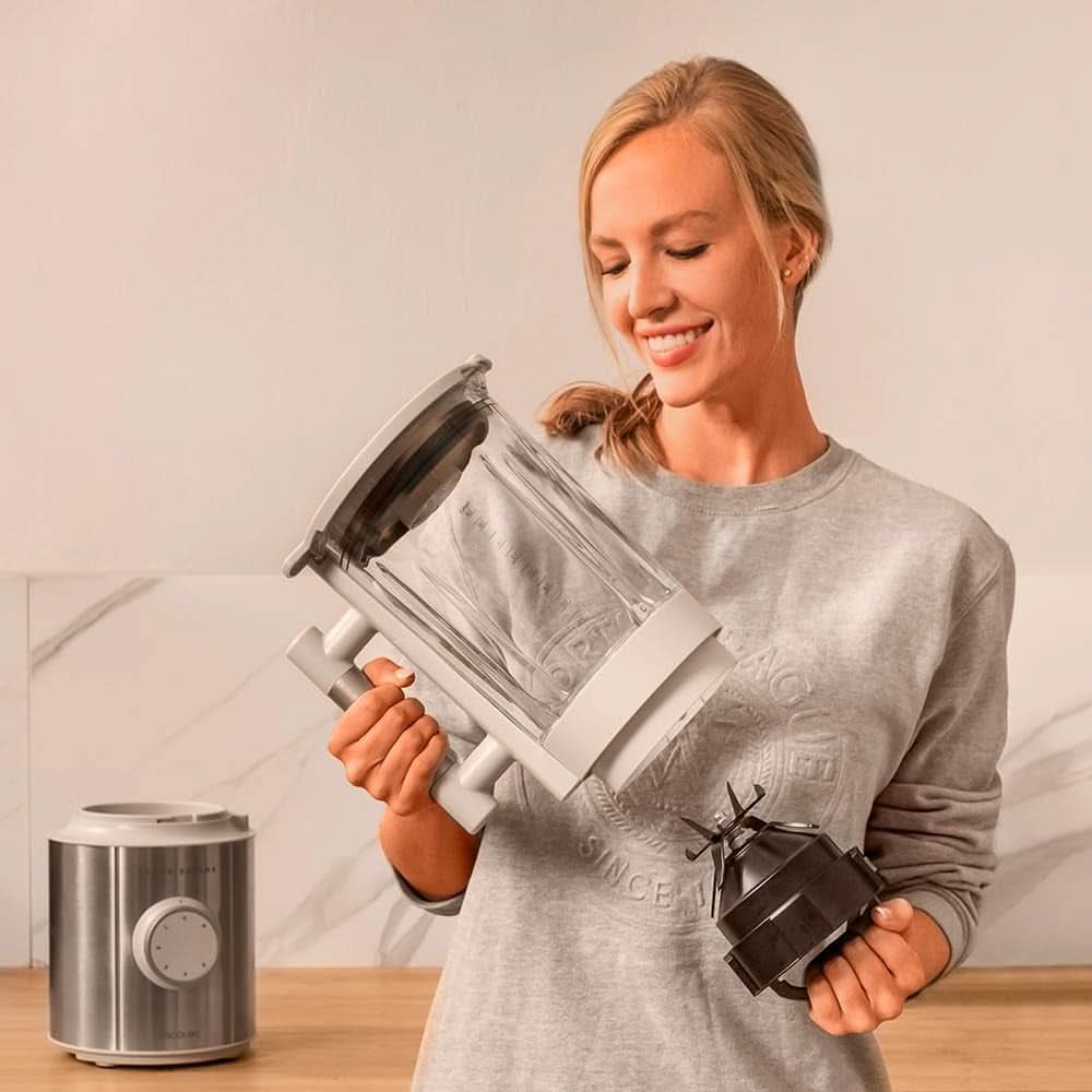 Cecotec Standmixer Grand Katana 2700MAX Total Destroy W. Maximalleistung 2700W, Gegenläufige Technologie, 8-Klingen-Messer Mit Schwarzer Titanbeschichtung, Thermoresistenter Krug 1.8L Mutter und Kind Naty Shop