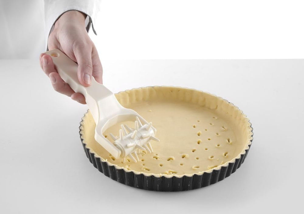 Rolă de aluat HENDI, tăietor de aluat, tăietor cu grilaj pentru aluat, pentru blaturi umede de prăjituri și aluat de patiserie, precum și aluat de pizza, 77x210mm, polipropilenă