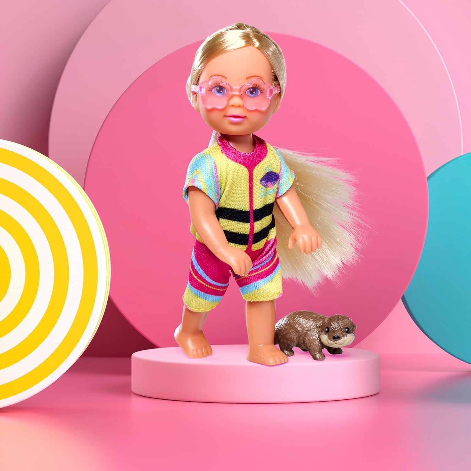 Simba Evi Love Kayak, Spielpuppe Macht eine Kajaktour, mit passender Bekleidung, Helm, Paddel, Sonnenbrille und Otter, 12cm, ab 3 Jahren