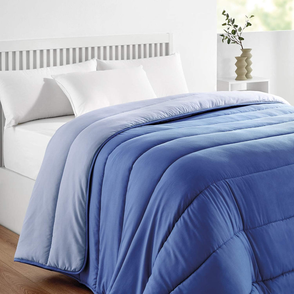 Pikolin Home – Wendedecke 300 G – zweifarbige nordische Füllung – für Bett 100/105 – Federfüllung, warm, atmungsaktiv, Hellgrau/Naturgrau, 180 x 220 cm Bettdecken und Steppdecken Naty Shop