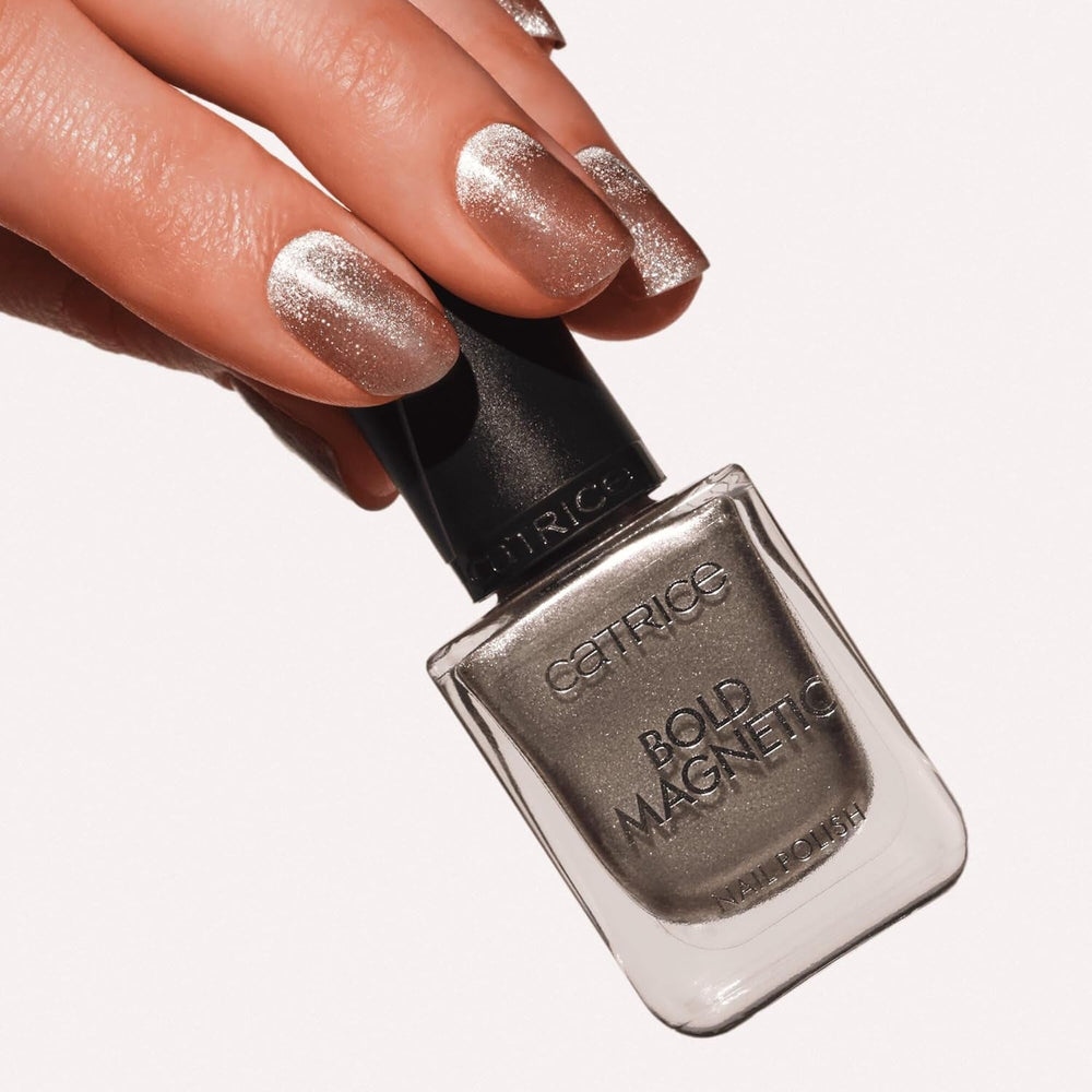 Oja magnetică Catrice Bold, nr. 030, auriu, metalică, vegană, fără particule microplastice, fără parfum, fără parabeni, 1 pachet (10,5 ml)