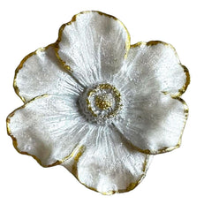 Decoratiune comestibila din zahar, Camelie alb sidef cu auriu Decoratiuni din Pasta de Zahar Nati Shop