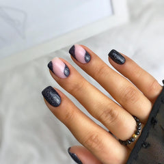 Oja UV Semilac 394 Sparkling Midnight Date 7 ml – Cer nocturn întunecat cu efect de sclipici – Colecția Love Is In The Nails