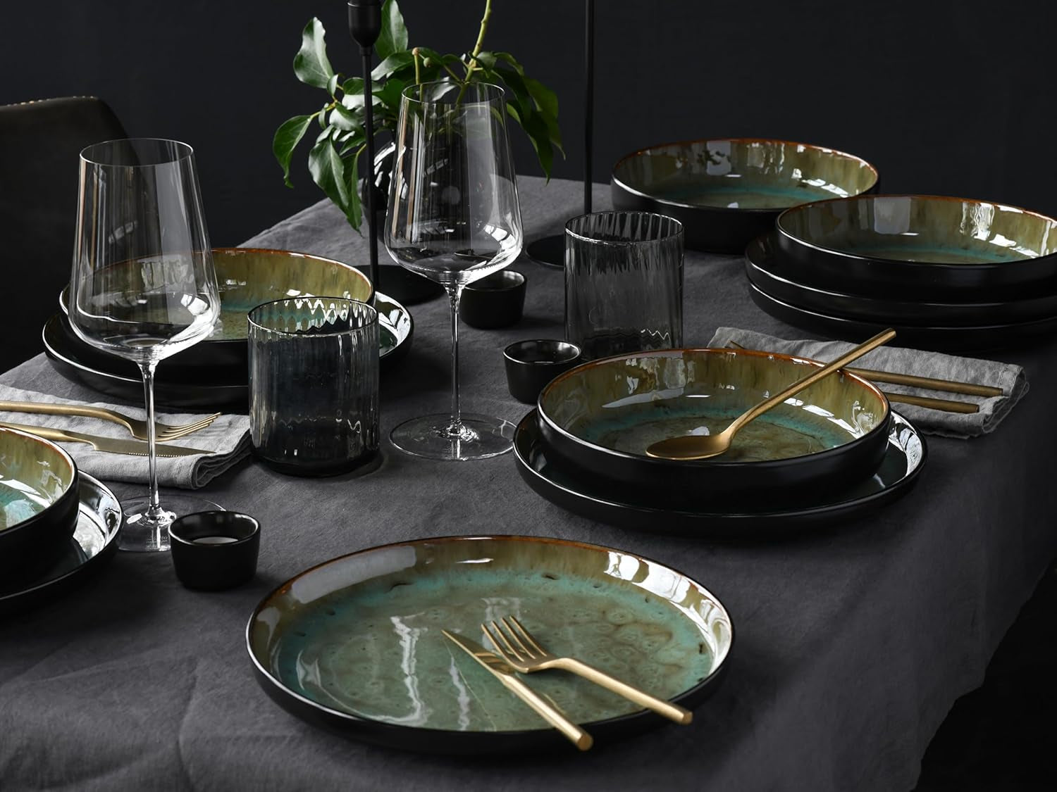 Creatable, 20166, Serie Nordic Fjord Green, 16-Teiliges Geschirrset Für 4 Personen, Kombiservice Aus Steinzeug, Spülmaschinen- Und Mikrowellengeeignet, Qualitätsproduktion Seturi vesela masa Naty Shop