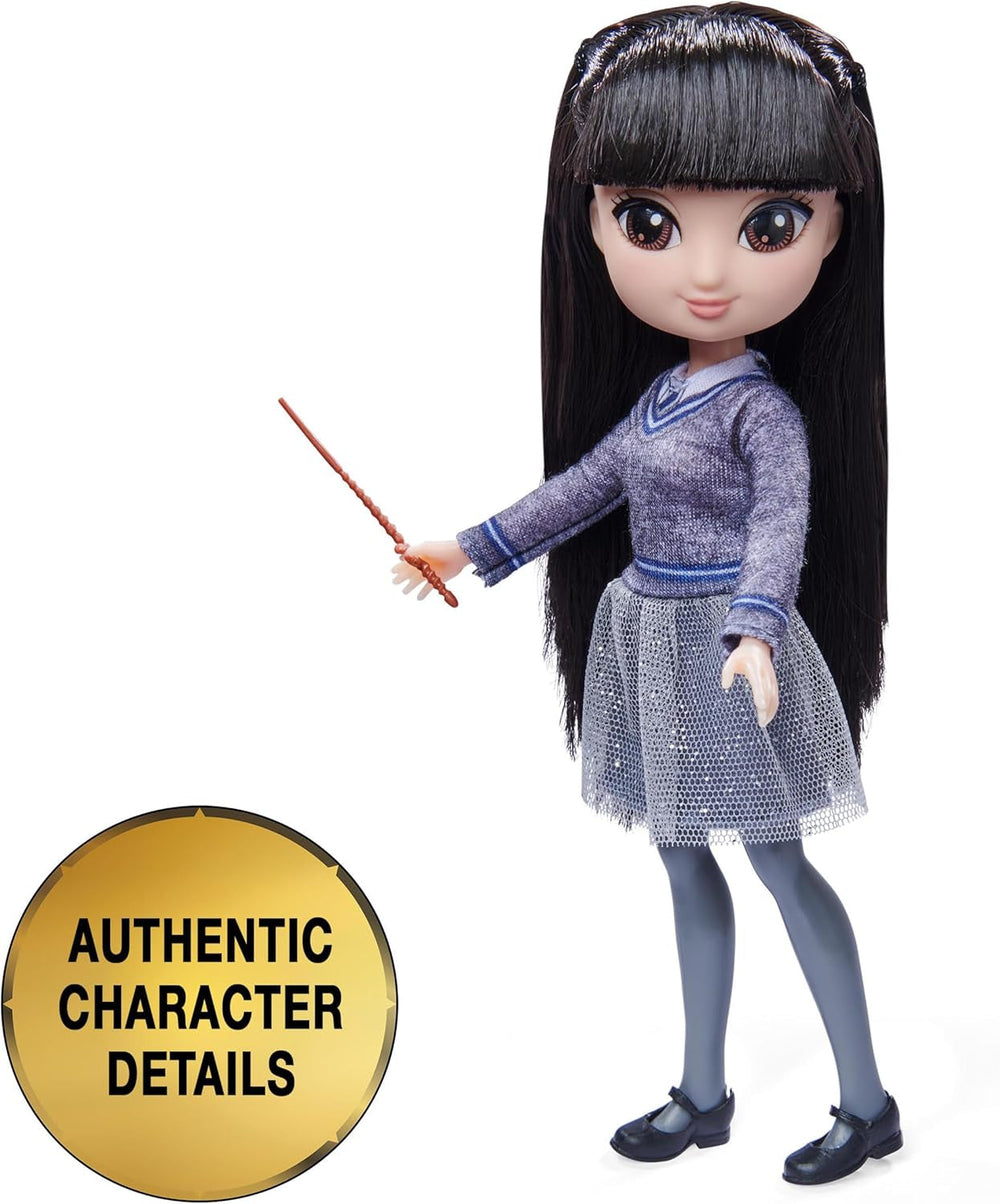 Wizarding World, Cho Chang Sammelpuppe in Harry Potter Hogwarts-Ravenclaw-Uniform mit Zubehör, Kinderspielzeug für Mädchen und Jungen ab 5 Jahren