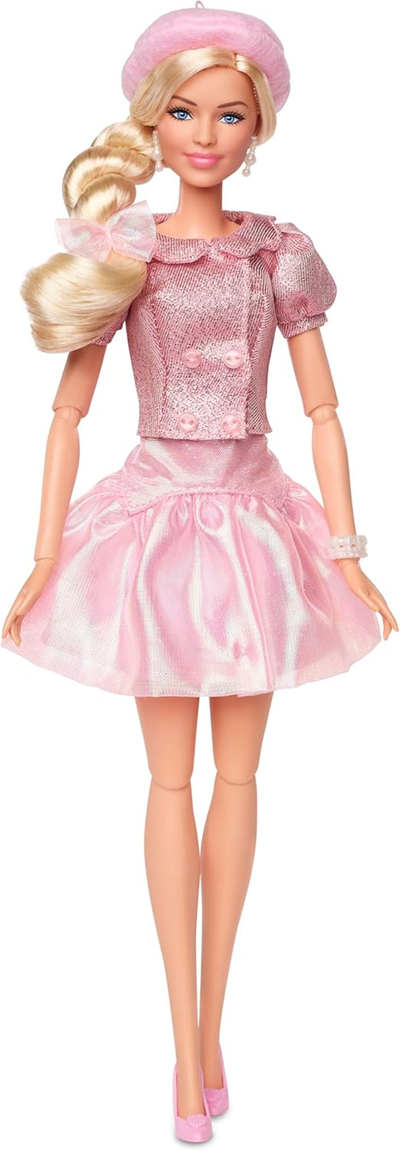 Păpușa Barbie The Movie, bazată pe film, Margot Robbie în rolul lui Barbie, figurină de colecție în bluză roz și fustă de tul, cu coafură stilizată și bijuterii asortate, JBJ53