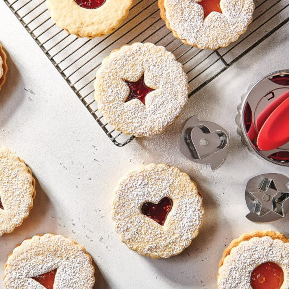Wilton Linzer Keksausstecher Weihnachten Set/7, Metall Plätzchenförmchen für Traditionelle Österreichische Linzer-Kekse: Stern, Herz, Blume, Dreieck, Raute, Kreis - 7 Stück