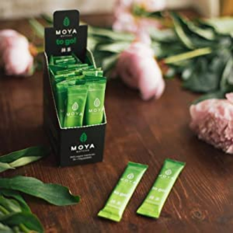 Moya Matcha to Go! Organic | Cutie cu 24 de pachete de 1,5 g | Matcha to Go! Ceai sau inclus cu un shaker de sticlă (24 bucăți x 1,5 g Matcha to Go Sticks)