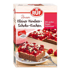RUF Kleiner Himbeer-Schokokuchen, Mini-Kuchen Mit Feiner Puddingcreme, Himbeeren Und Weißen Schokoraspeln, Inkl. Backform, 1X252G Mischung zum Backen und Kochen Naty Shop 252 G (1Er Pack) Himbeere