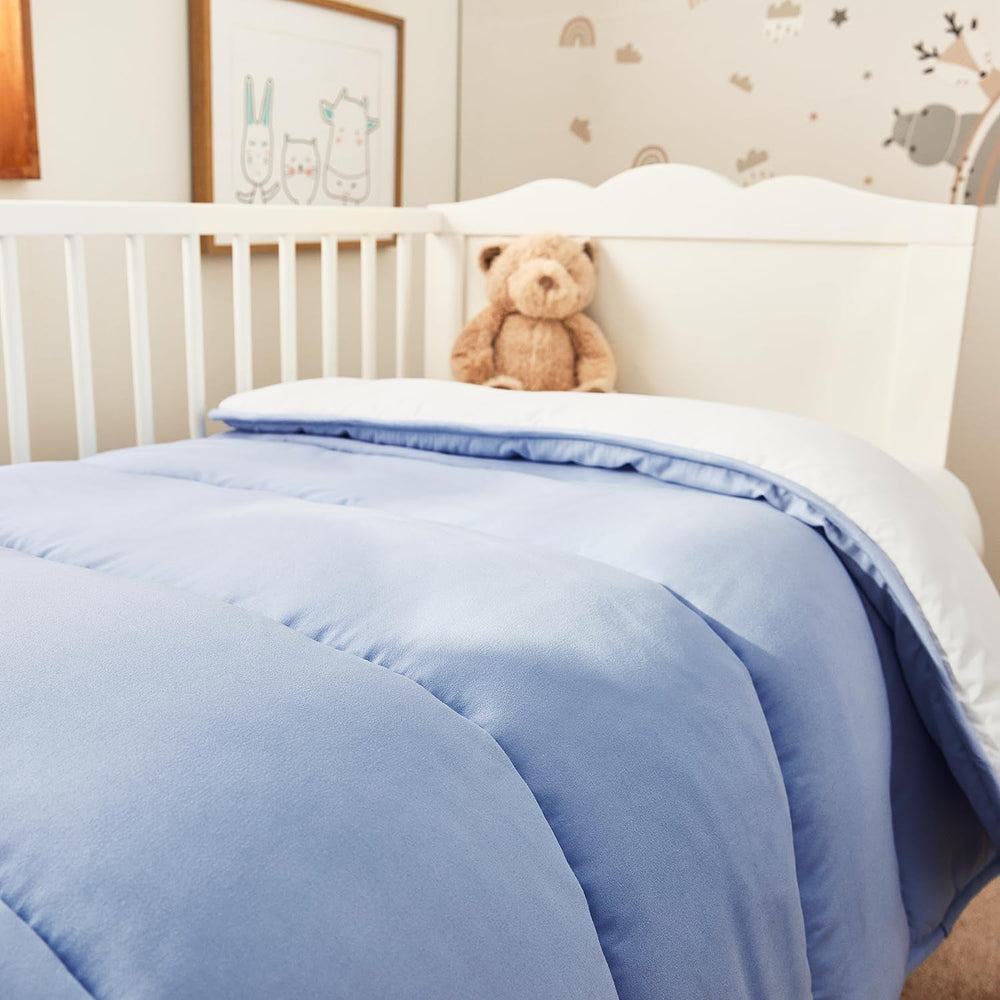 Pikolin Home - Wendedecke 300 G - Zweifarbige nordische Füllung - Für Kinderbett 60 - Federgefüllt, warm, atmungsaktiv, blau/weiß, 100 x 120 cm Steppdecken und Steppdecken Naty Shop