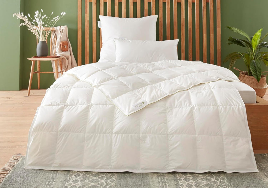 Badenia Trendline Eco plapumă caldă cu 90% puf și 10% pene clasa I, 135 X 200 cm, alb, certificat Öko-Tex, produs în conformitate cu standardul de calitate german Plapumi si pilote Naty Shop 135 X 200 Cm Pătură ușoară de vară