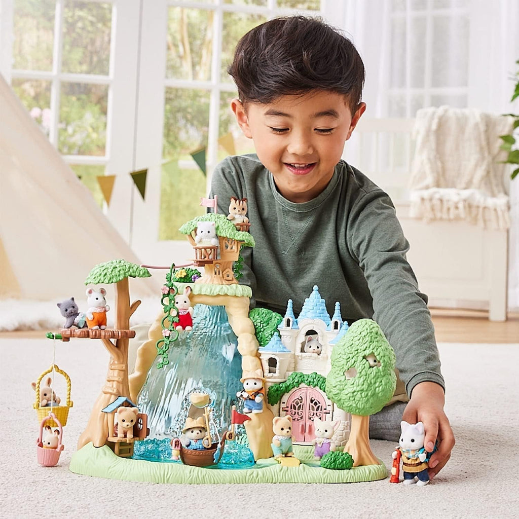 Sylvanian Families - 5763 Set explorator de aventură cu două figuri, pisici de lapte, tată și băiat, figură de animale, jucărie detaliată pentru copii de la 3 ani Papusi Naty Shop