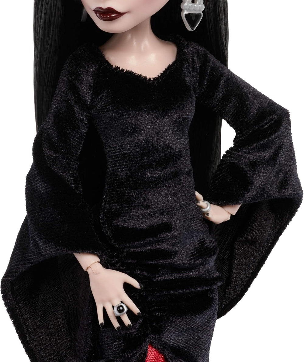 Monster High x Wednesday Puppe, Morticia Addams Sammelfigur im schwarz-purpurrotem Samtkleid mit Schmuck, von der Serie inspirierte Heels und Puppenständer, JLK99