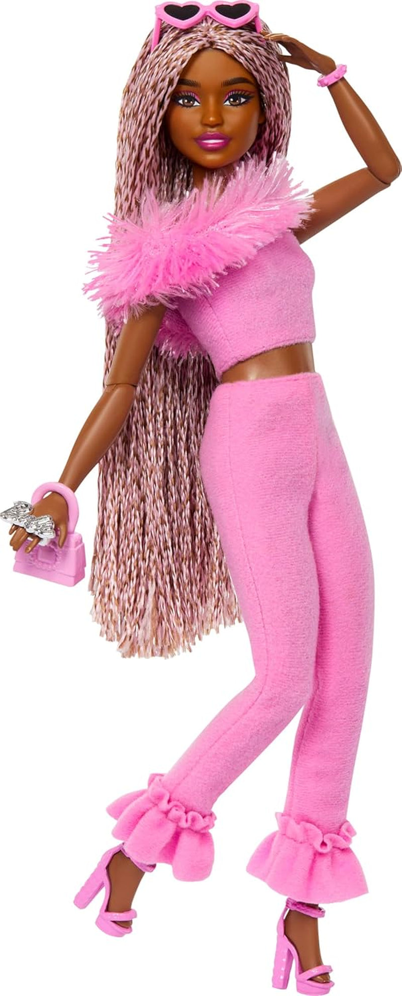 Barbie Deluxe Style-Puppe Nr. 3 mit Barbiecore-Outfit, blonden Haaren in hohem Dutt, pastellrosa Kleid mit überdimensionaler Schleife und Accessoires wie Netzstrumpfhosen, HYV27