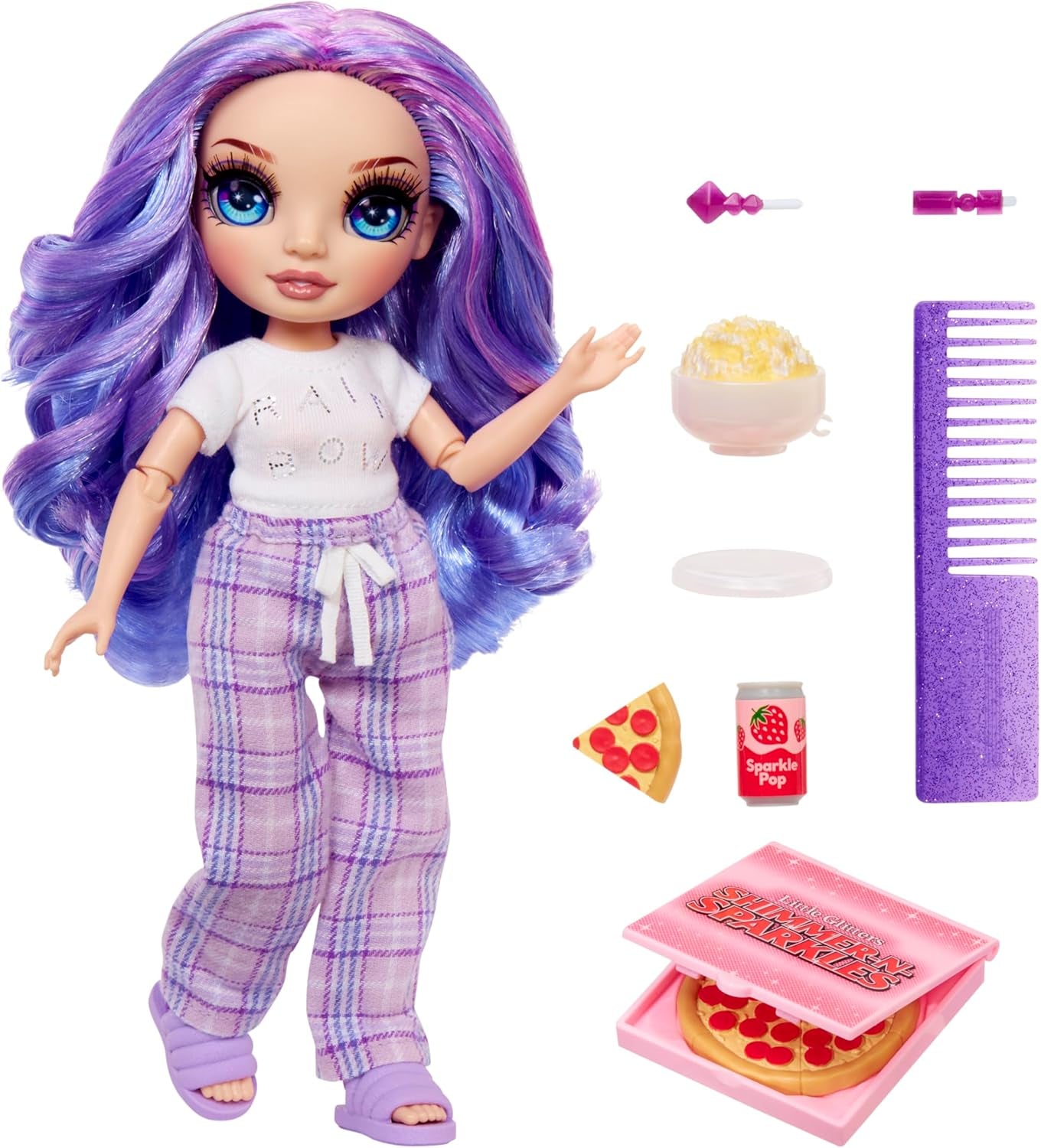 Păpușă Rainbow High Junior High PJ Party - Violet (Mov) - 22 cm cu salopetă moale, papuci și accesorii de joacă - Jucărie pentru copii - Ideală pentru 4-12 ani