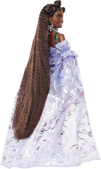 Barbie Extra Fancy, Langen schwarzen Haaren & Teddykleid, Sonnenbrille, Schmuck, Handschuhe, Geldbörse, High Heels, Bär mit EIS am Stiel, inkl. Barbiepuppe, als Geschenk geeignet,HHN13