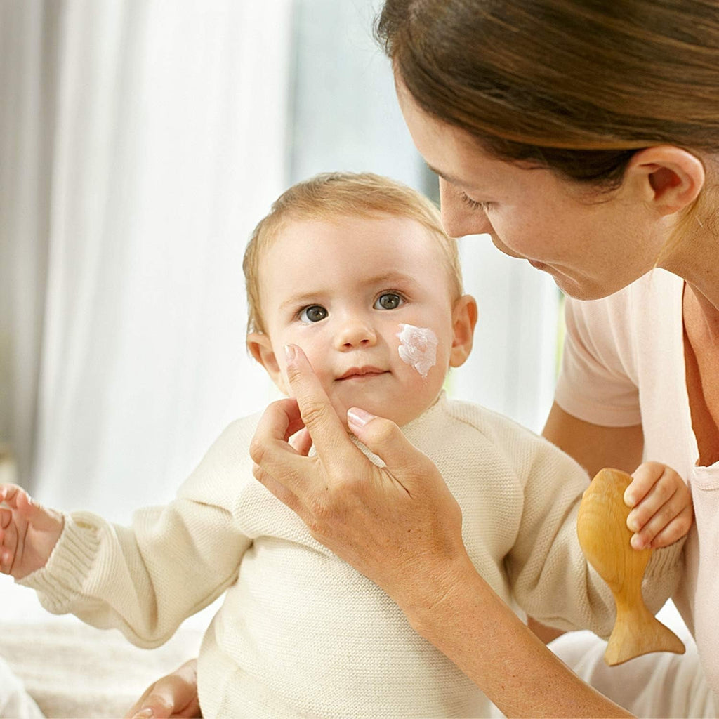 WELEDA Organic Baby Calendula Wind & Weather Balm - Cremă de față și cremă de mâini pentru cosmetice naturale cu ulei de migdale și ulei de susan pentru a proteja pielea sensibilă și uscată a bebelușului de vreme aspră și frig (1x 30 ml) Copii - Baie si Skincare Naty Shop